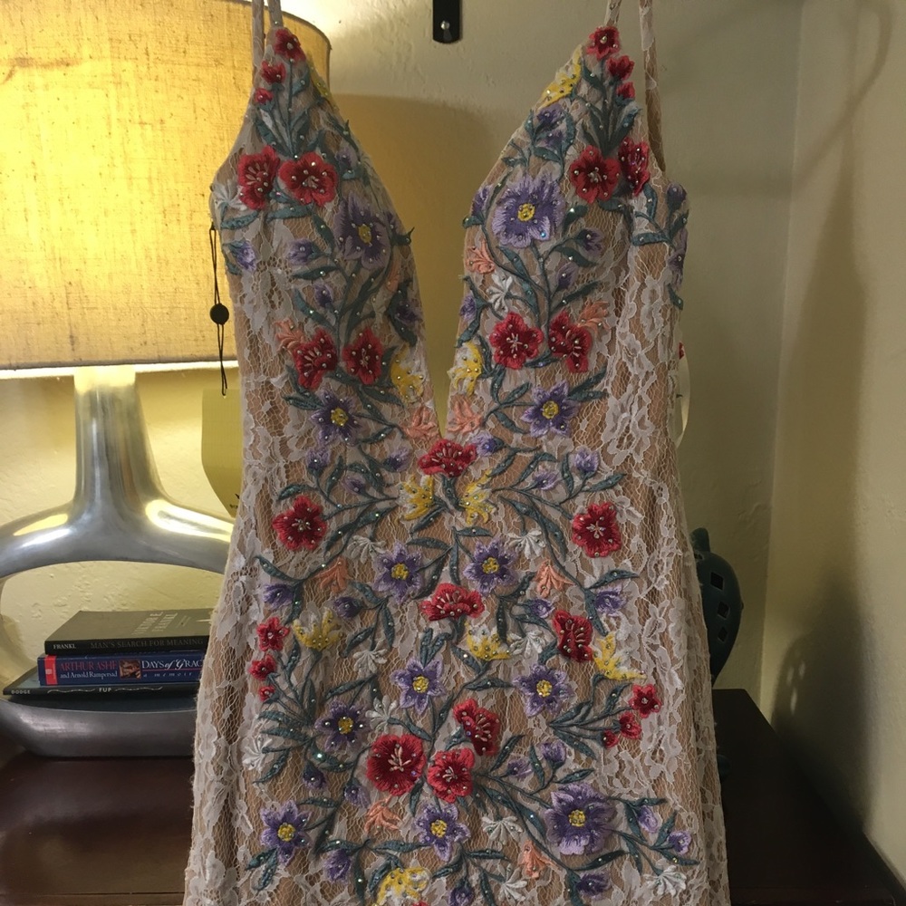 BRAND NEW Beautiful evening dress by Jovani.